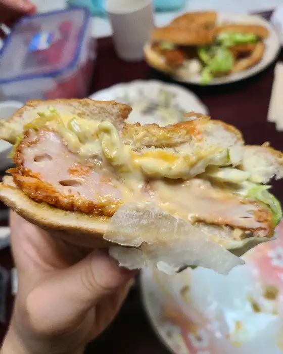 싸이버거 단면