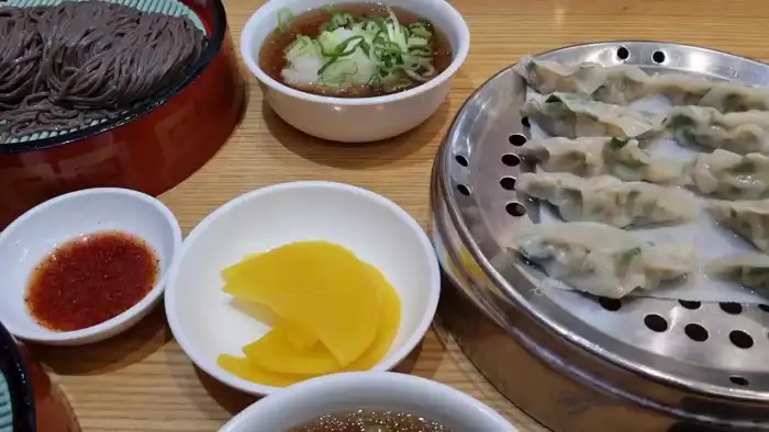 청실홍실 판모밀과 만두