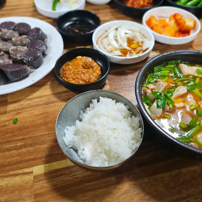 신마산식당 밥, 국밥, 반찬