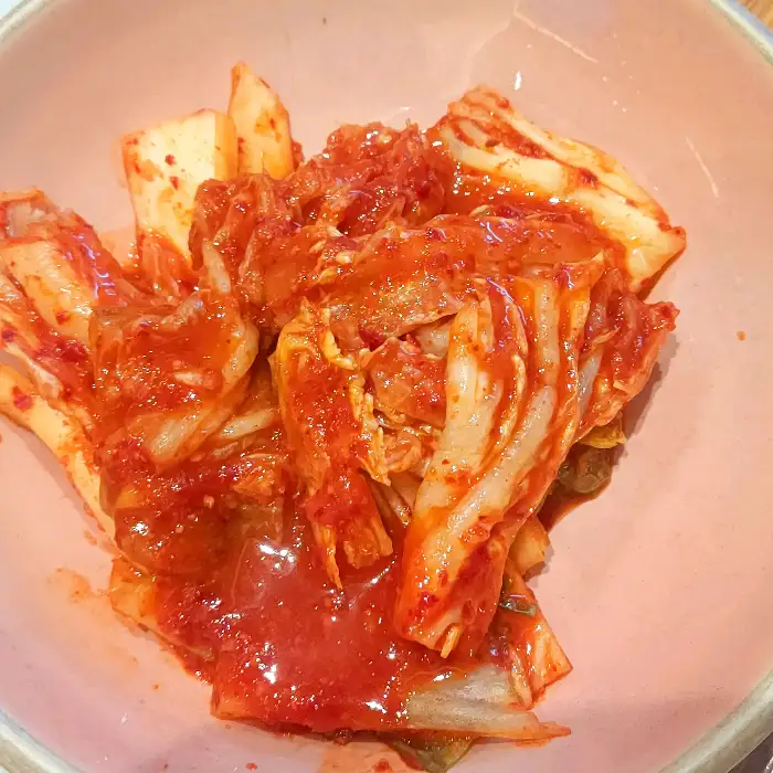 갓 지어진 김치