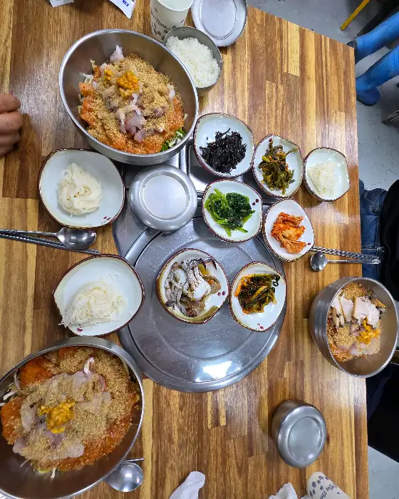 푸짐한 해산물 한상차림