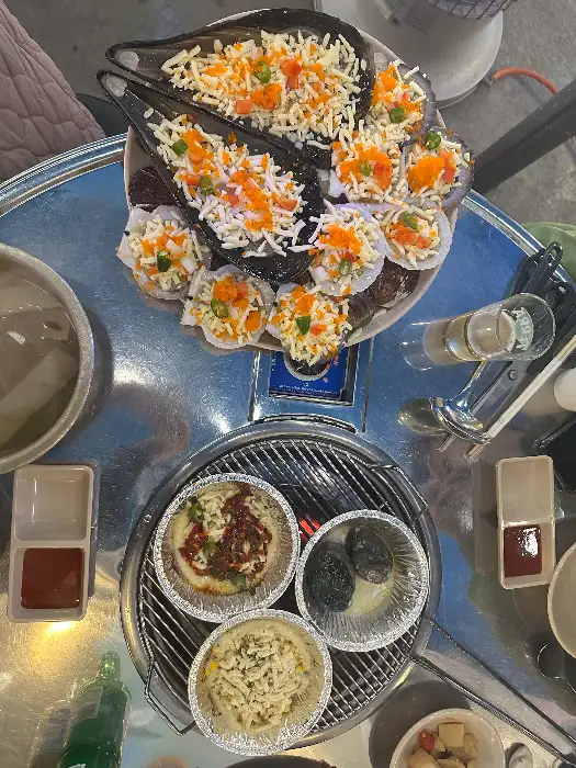 치즈 듬뿍 올린 조개구이