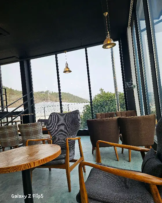 화순 오코25 내부 통창 뷰