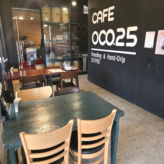 화순 오코25 내부 테이블 좌석