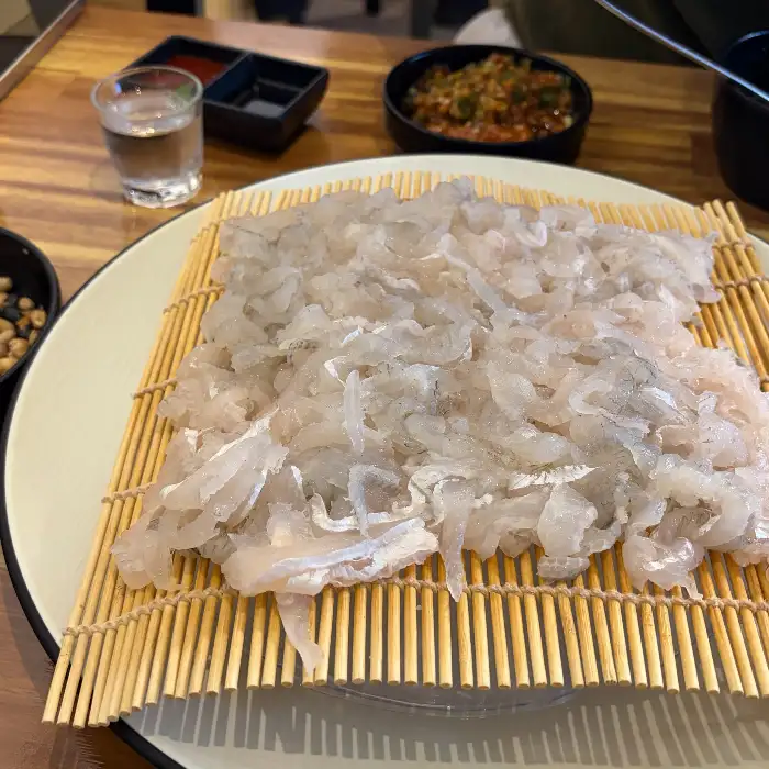 세꼬시와 쌈장, 그리고 소주잔