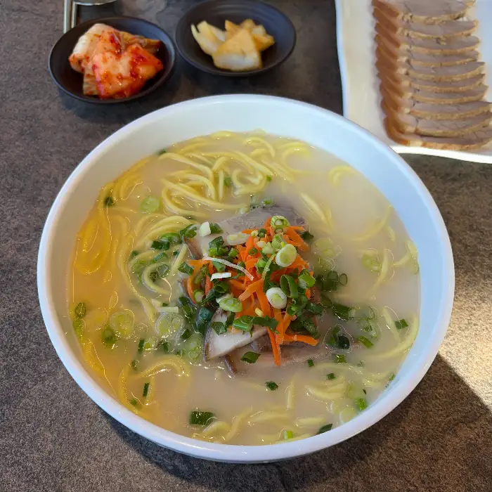 따뜻한 고기국수