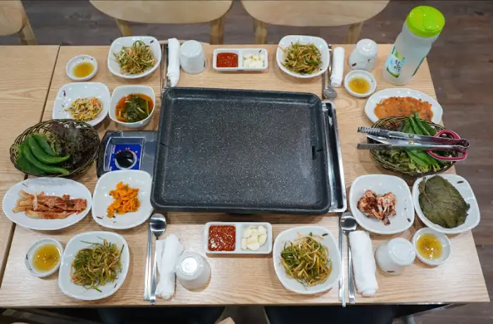 지리산 꺼먹돼지 기본 찬