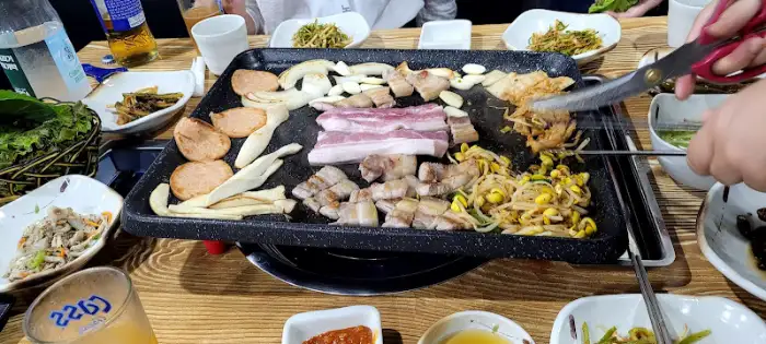 지리산 꺼먹돼지 갈비탕 근접샷