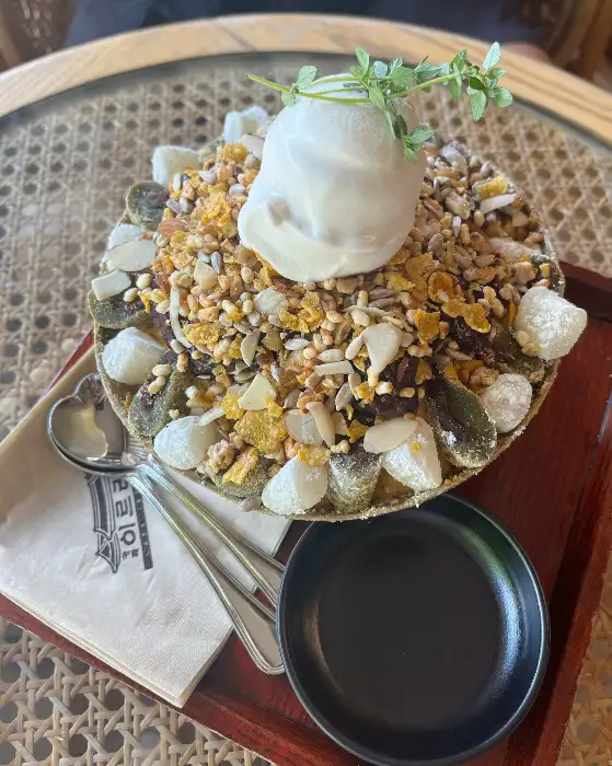카페 이르리 우유 팥빙수