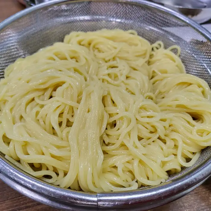 카페 이르리 실타래 케이크