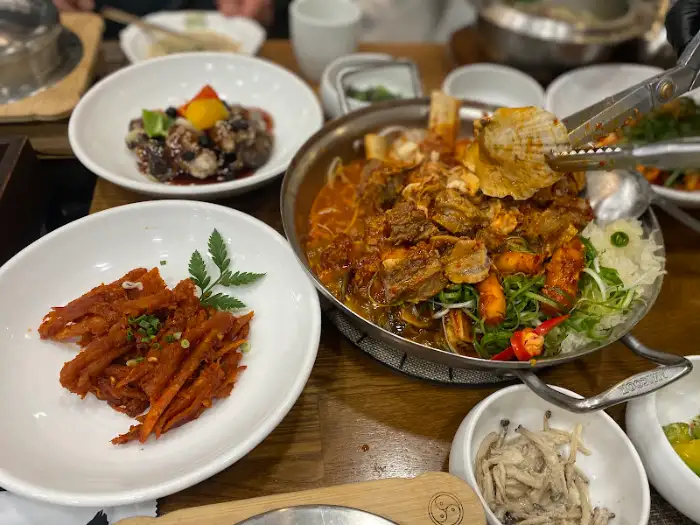 매콤한 더덕 요리