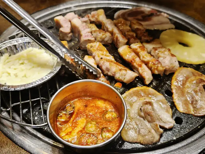 돼지고기 구이