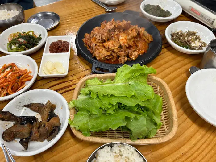 다양한 곁들임 찬