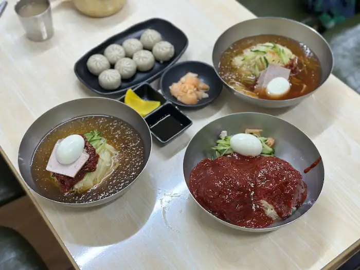 밀면, 비빔밀면, 만두 한상차림