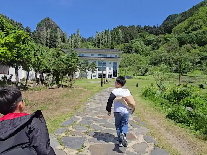 울릉천국아트센터로 향하는 길