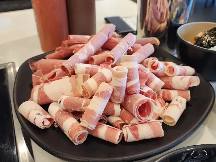 신선한 고기 롤