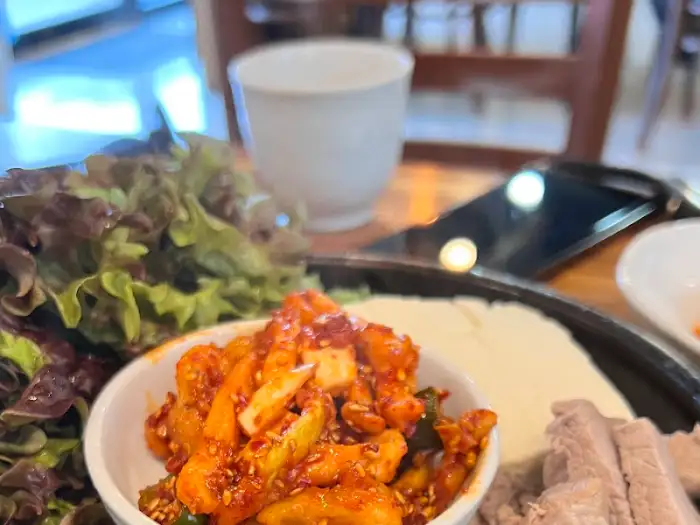두부와 함께 나온 반찬들
