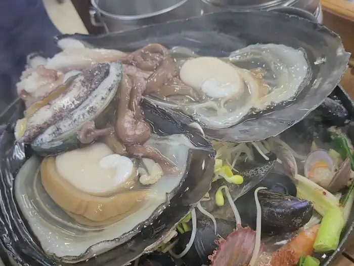 푸짐한 해물탕