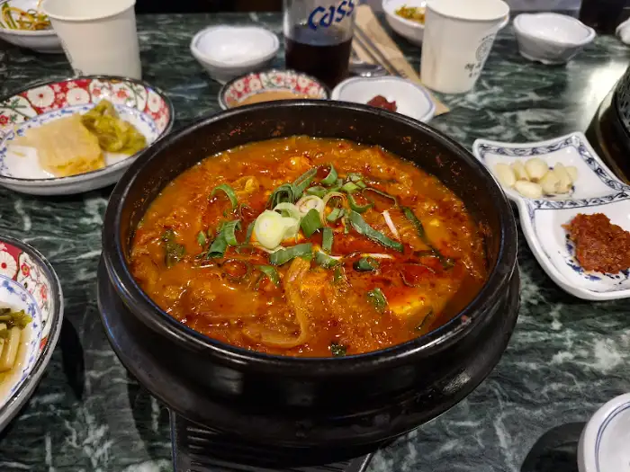불판 위 고기