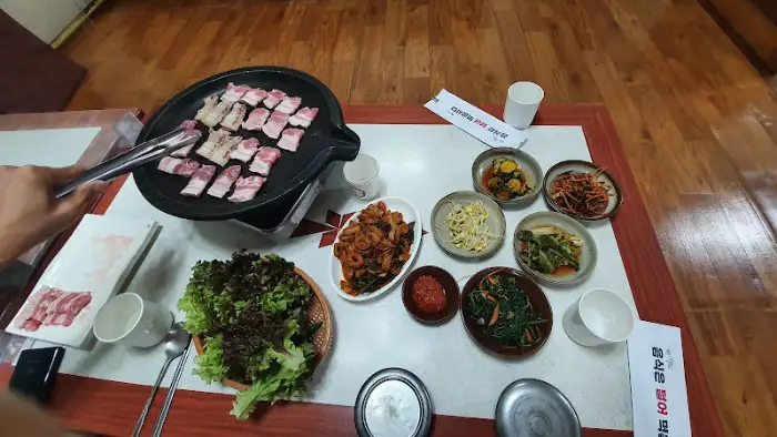 테이블 세팅 및 삼겹살