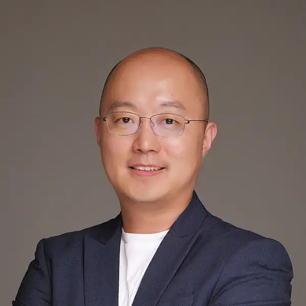 단정한 외모의 남성