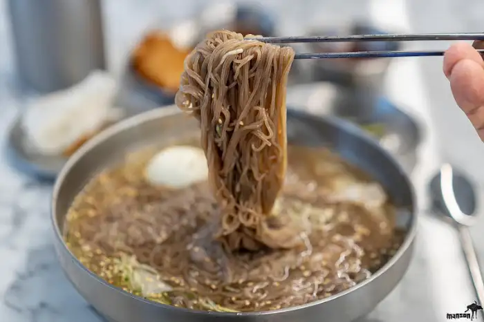냉면 면발