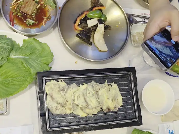 식사 테이블 풍경