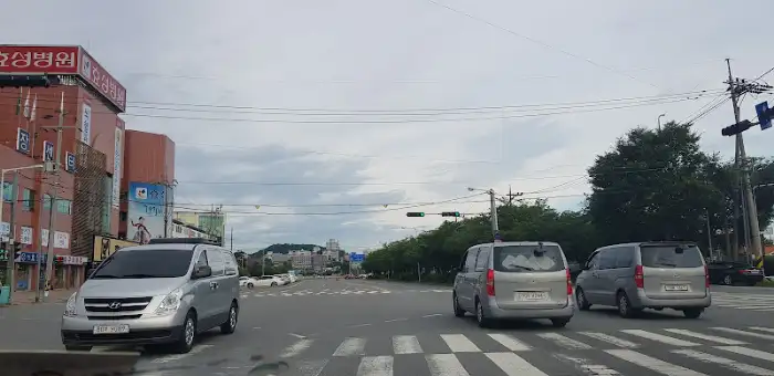 식당 주변 거리 풍경
