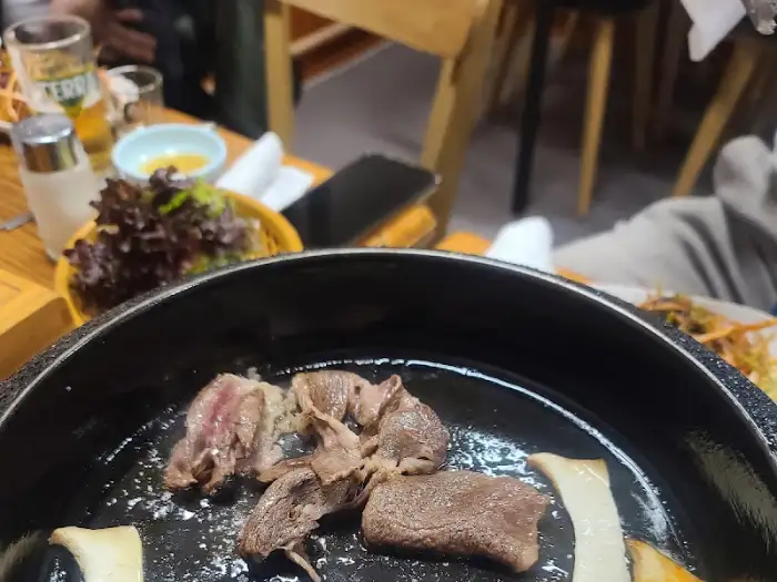 정근식당 테이블 세팅