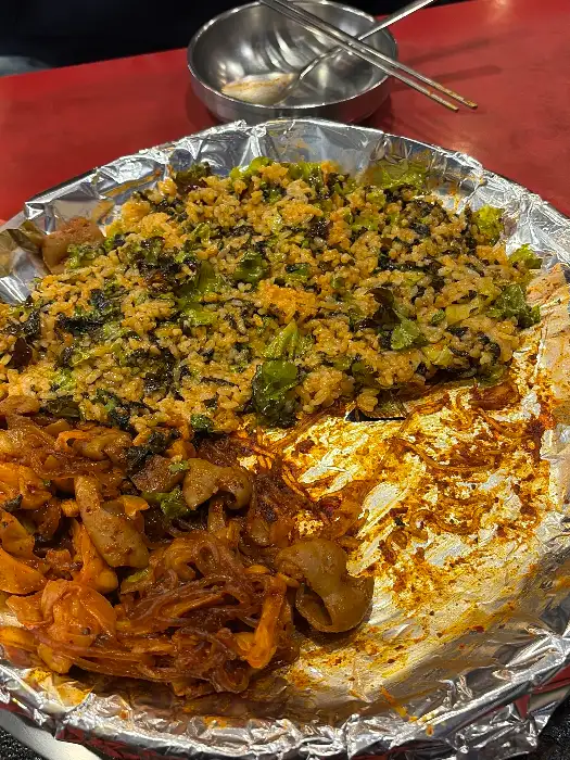 볶음밥과 치즈의 조화