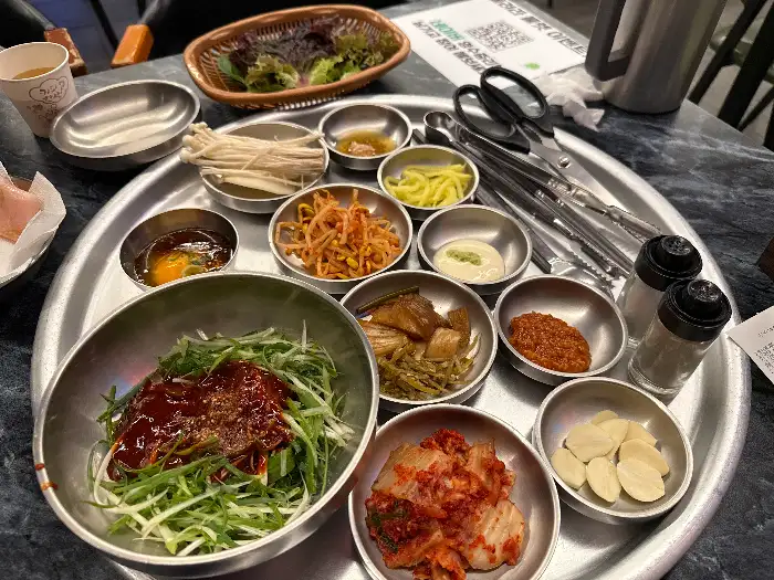 다양한 곁들임 메뉴