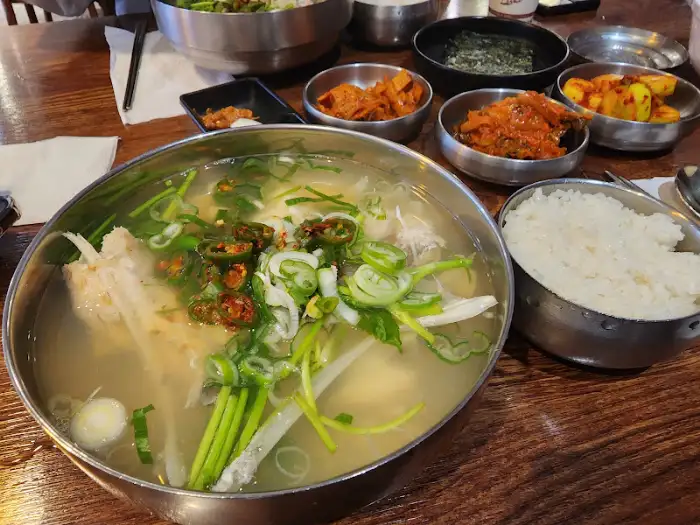 대구 지리탕과 밥, 그리고 반찬들