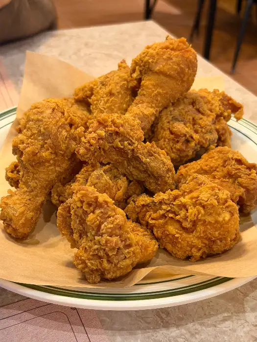 BBQ 빌리지 구리교문유탑점의 황금올리브 치킨