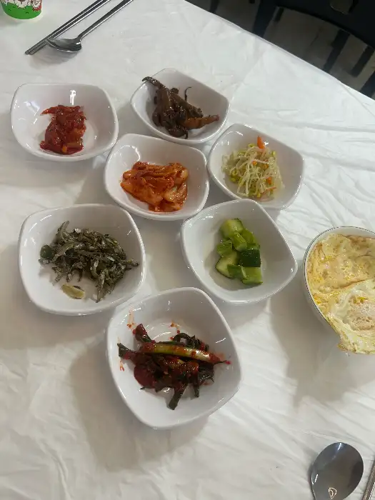 정갈한 밑반찬들