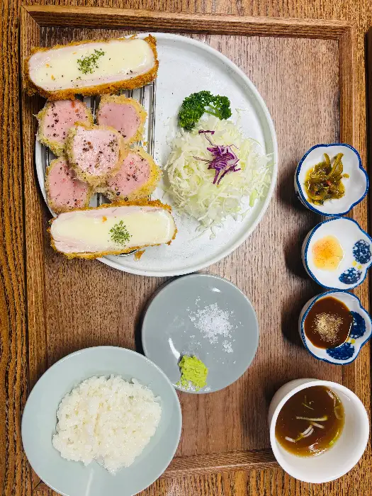여우카츠 테이블 세팅