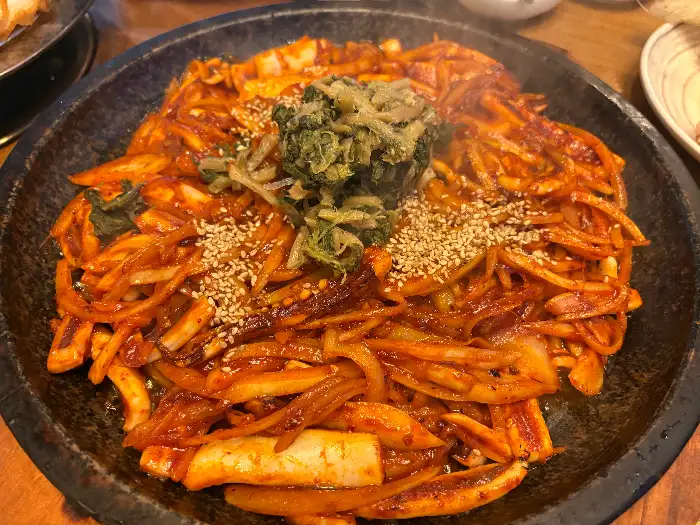 셀프바 음료 및 디저트 코너