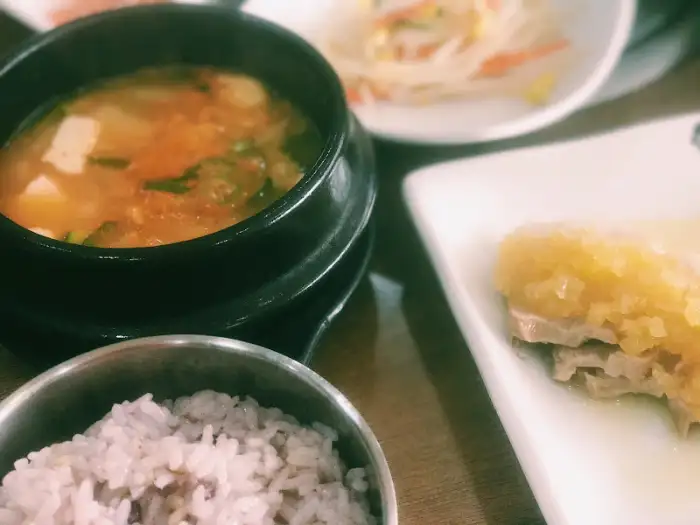 순두부찌개와 밥