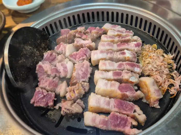 잘 구워진 삼겹살