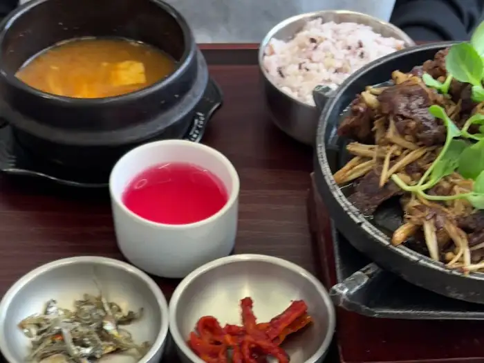 불고기 한정식 상차림