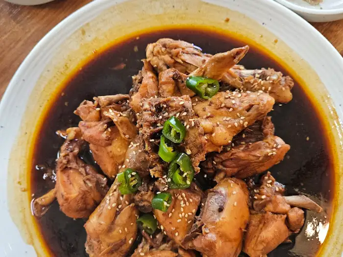 푸짐하게 담긴 찜닭