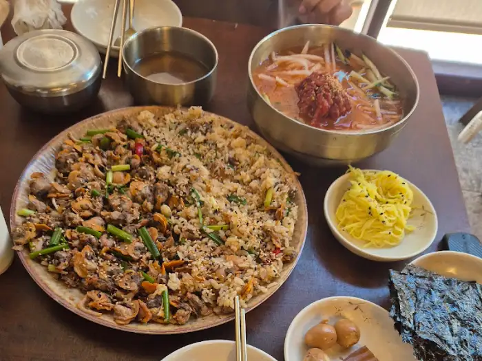 고소한 치즈가 덮인 불고기