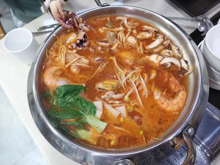 푸짐한 해물 전골