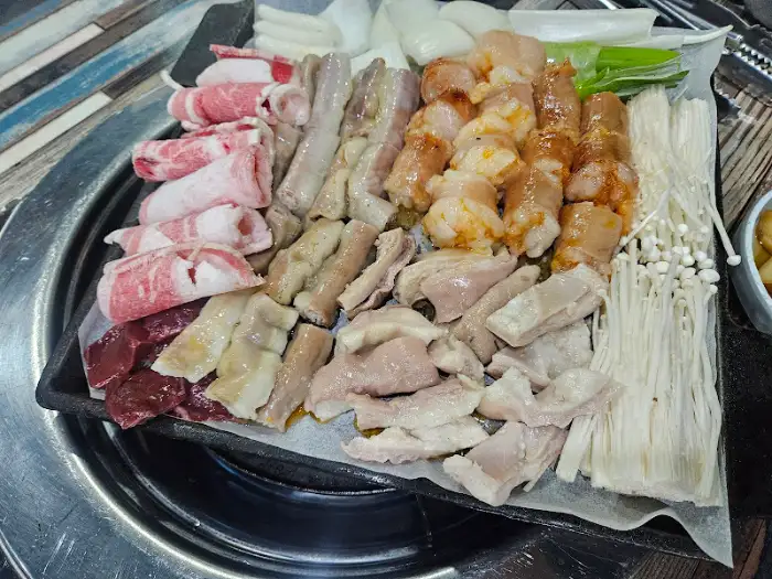 신선한 곱창, 막창, 대창 등 다양한 메뉴 구성