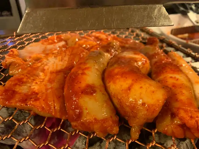 양념된 곱창 구이