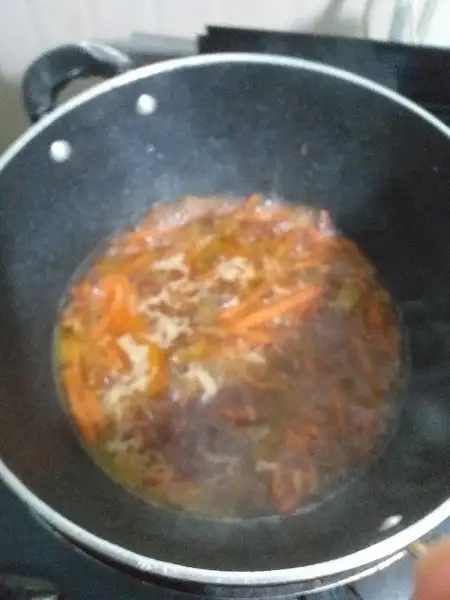 끓고 있는 찌개 모습