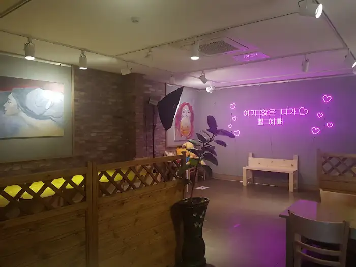 이디야 강진점 네온사인
