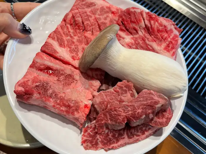 꽃등심과 새송이버섯