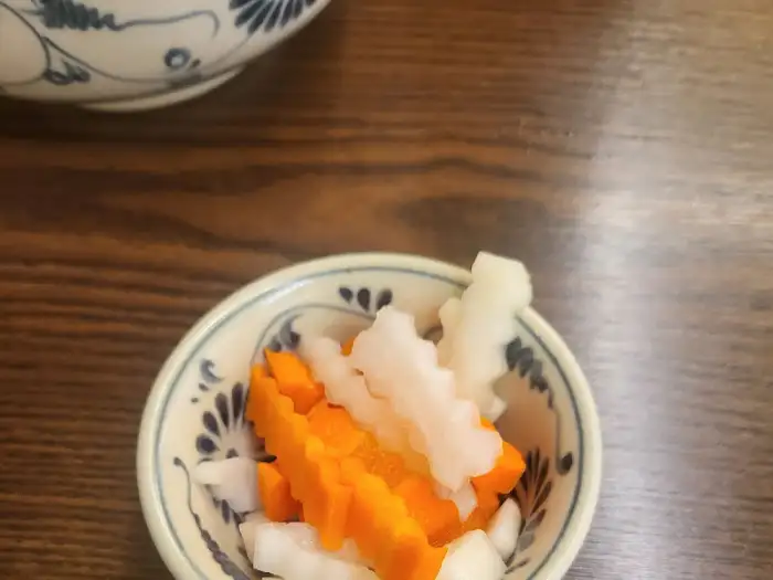 반쎄오와 함께 나온 피클