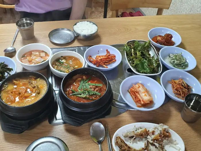 메인 요리와 국물