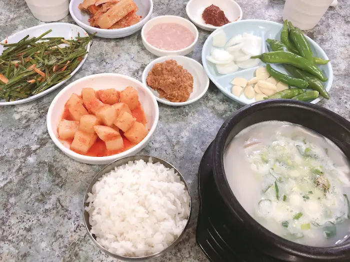고슬고슬한 밥과 함께